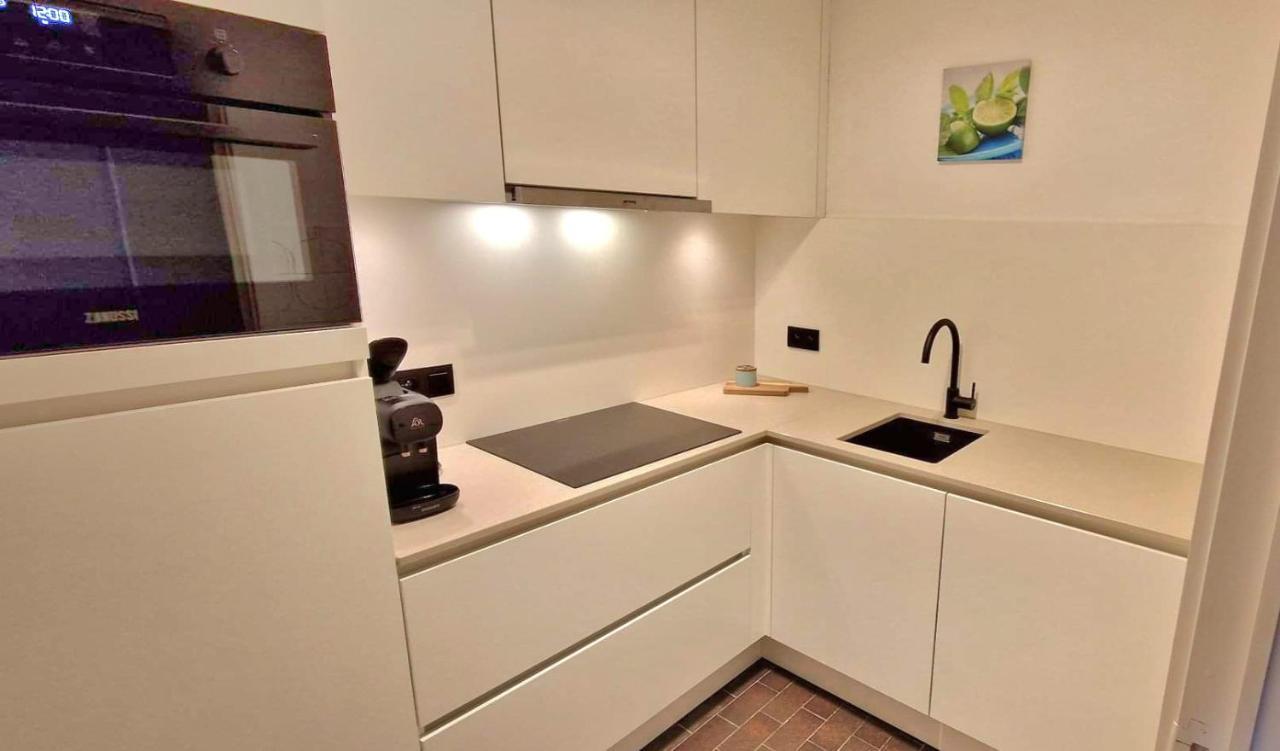 Modern Appartement Met Frontaal Zeezicht En Prive Parking Knokke-Heist Luaran gambar